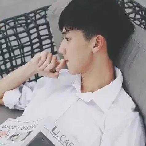 湛贞弘飘