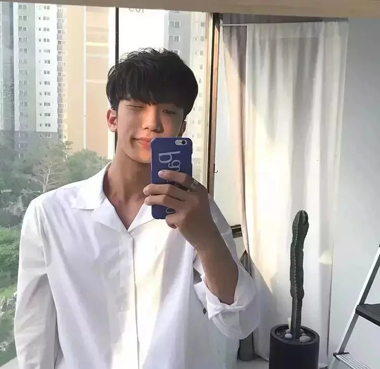 孔影英婉