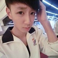 何薇妮朗